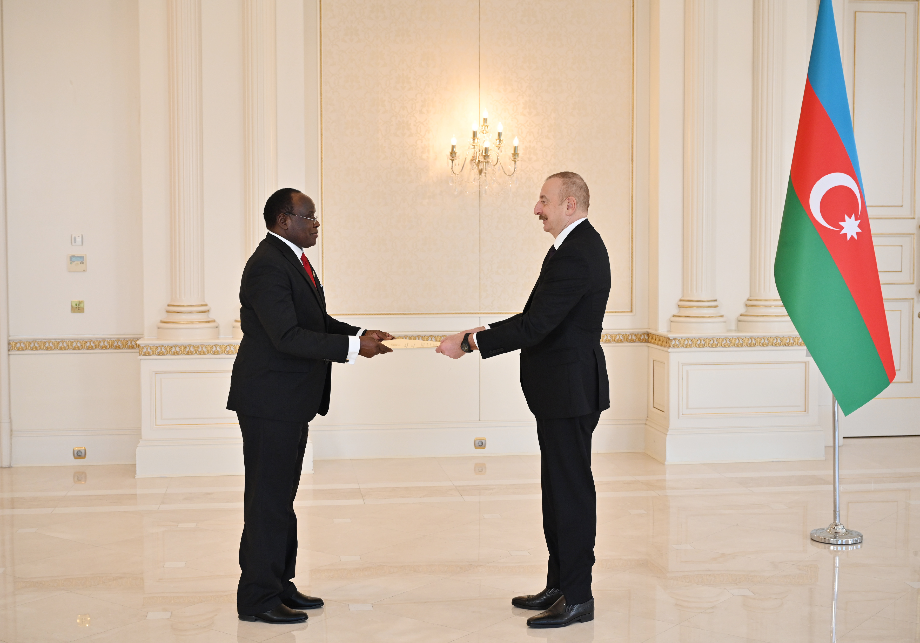 Ambassador Kashuupulwa presents his letter of credence to H.E. Ilham Aliyev